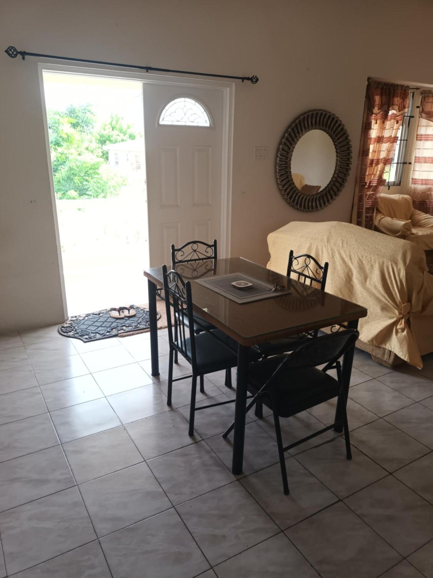 Hotel Super Breezy Cozynook ! Bridgetown Esterno foto