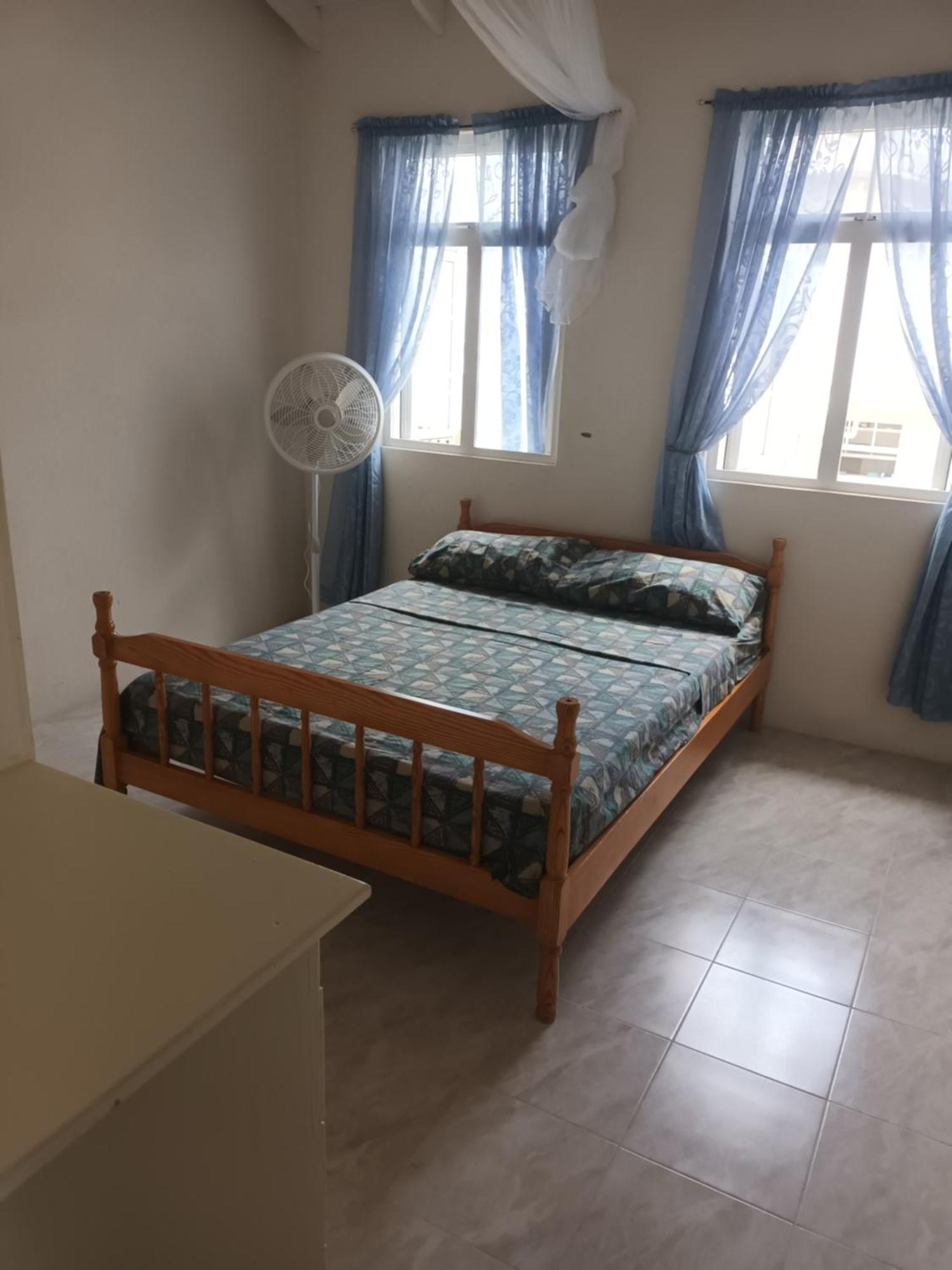 Hotel Super Breezy Cozynook ! Bridgetown Esterno foto