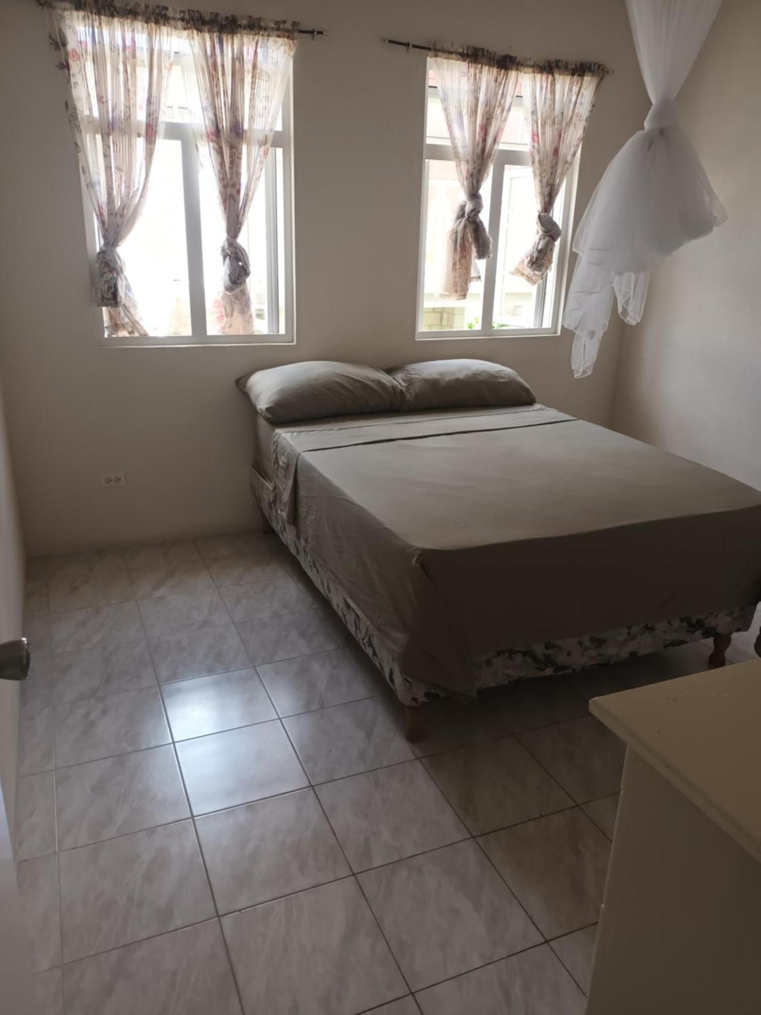 Hotel Super Breezy Cozynook ! Bridgetown Esterno foto