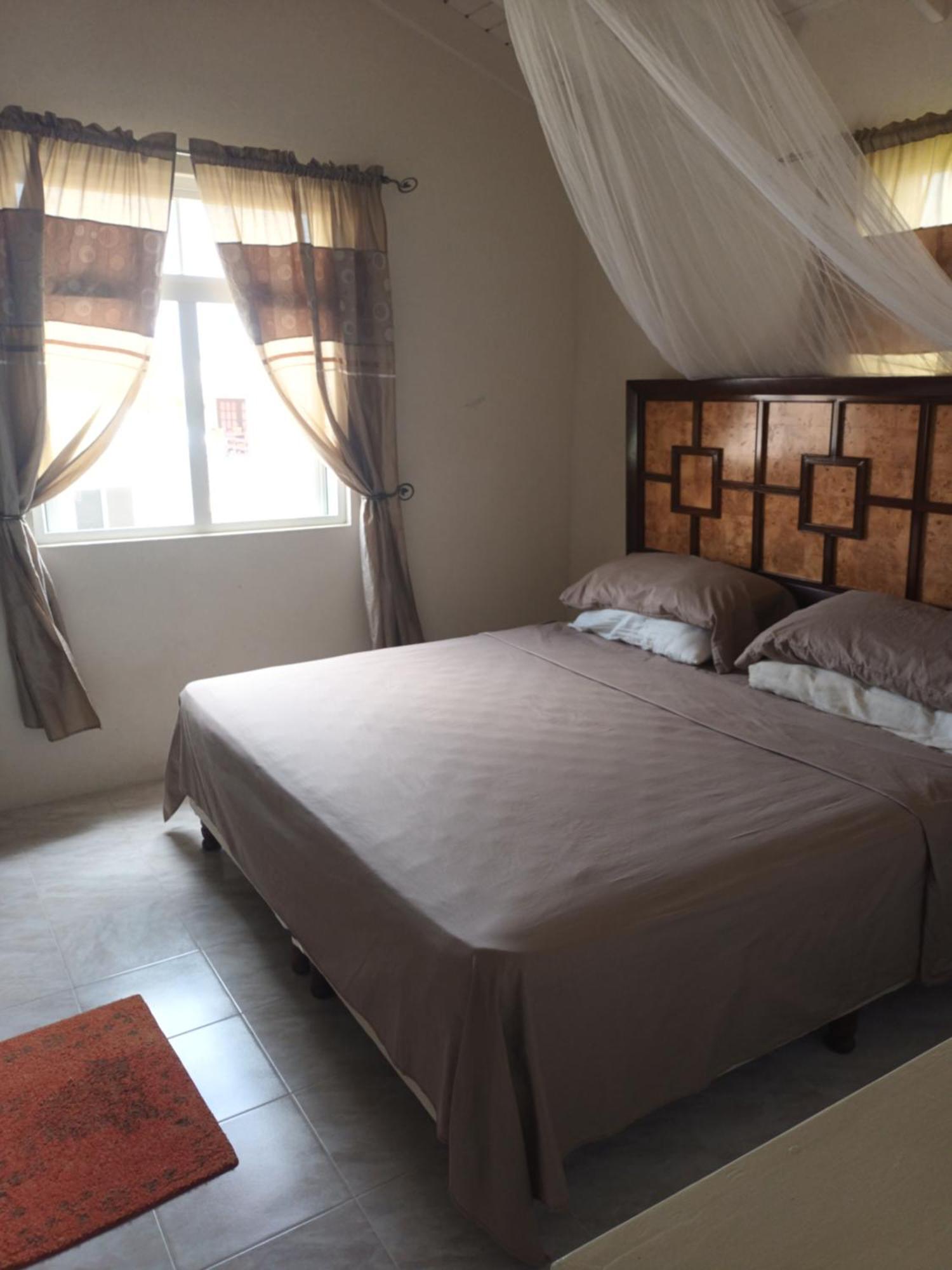 Hotel Super Breezy Cozynook ! Bridgetown Esterno foto