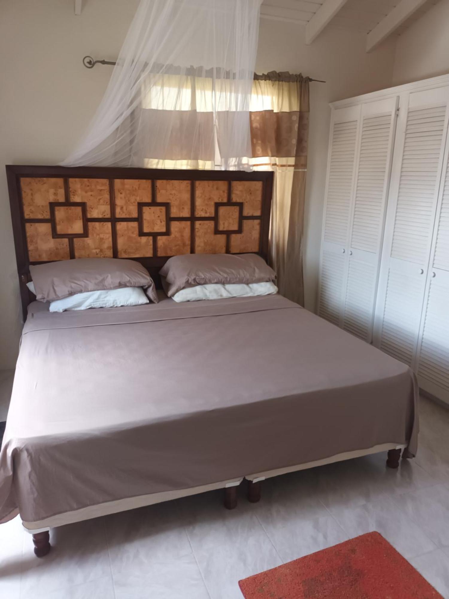 Hotel Super Breezy Cozynook ! Bridgetown Esterno foto